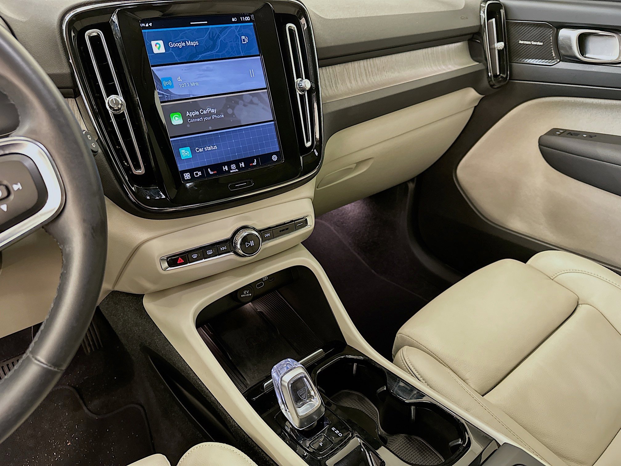 Used 2023 Volvo XC40 B5 Ultimate image 26