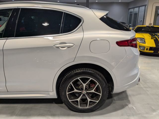 Used 2020 Alfa Romeo Stelvio Ti w/ Active Blind Spot Package AWD/4WD image 6