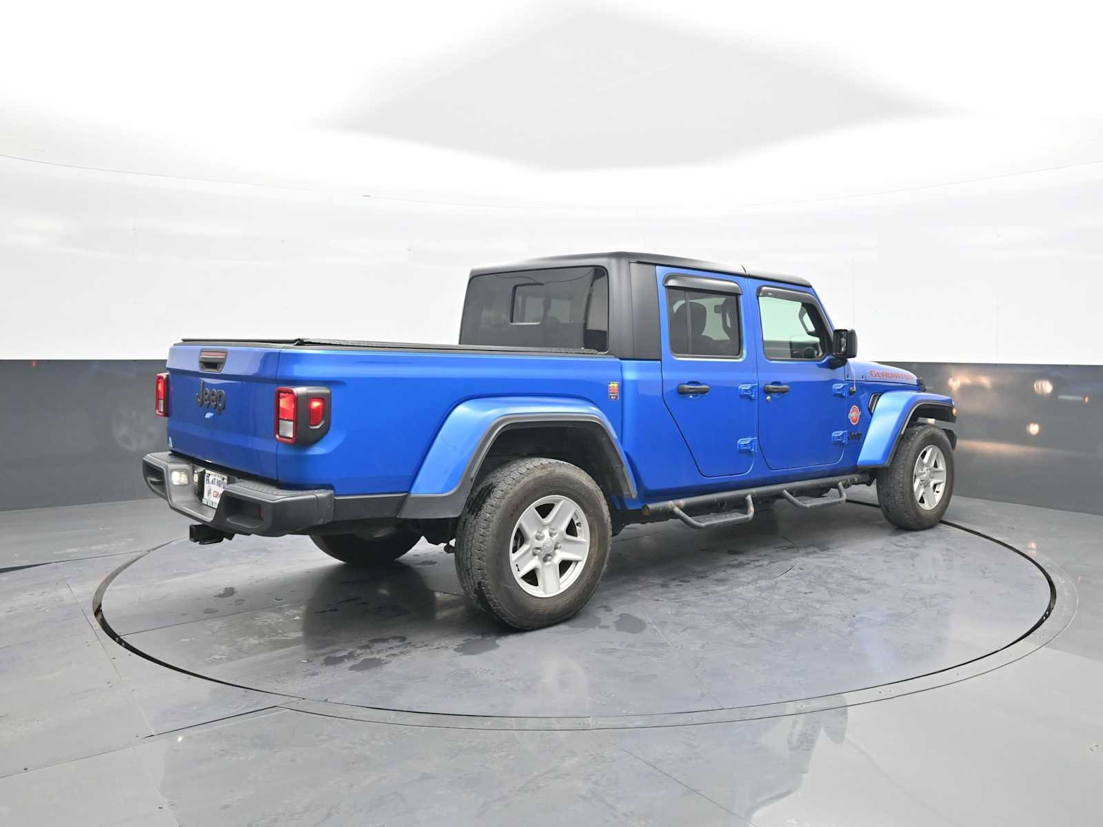Used 2021 Jeep Gladiator Sport image 8