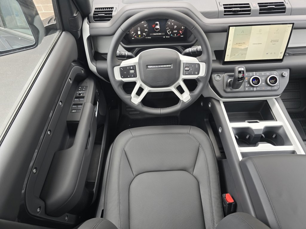 New 2025 Land Rover Defender 110 X-Dynamic SE image 31