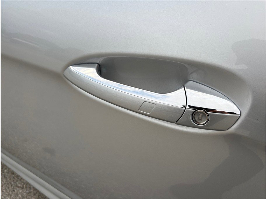 Used 2015 Mercedes-Benz SL 550 image 18