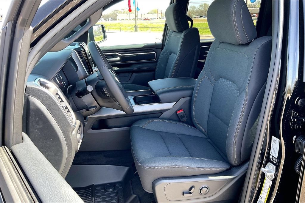 New 2026 RAM 1500 Big Horn AWD/4WD image 9