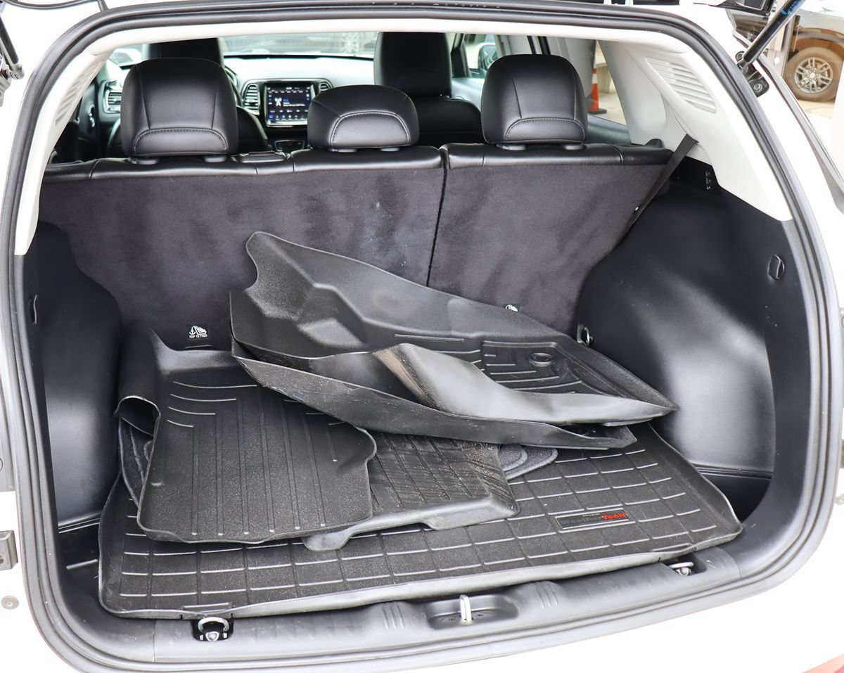 Used 2019 Jeep Compass Latitude FWD image 25