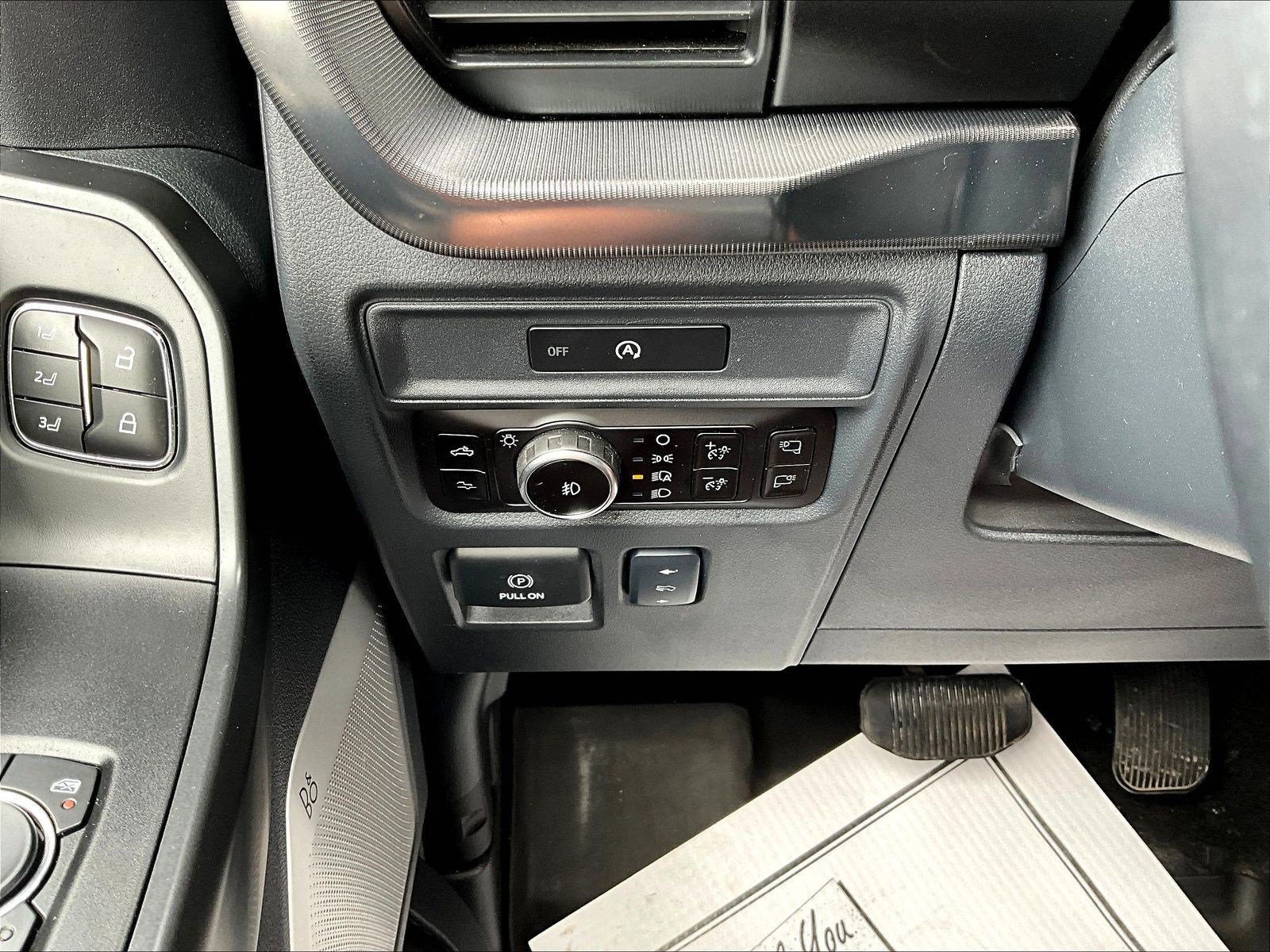 Used 2025 Ford F150 Raptor AWD/4WD image 38