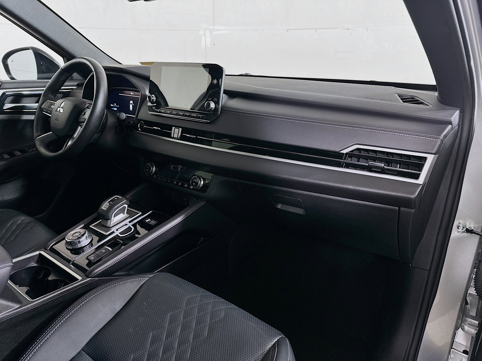 Used 2025 Mitsubishi Outlander SEL image 57