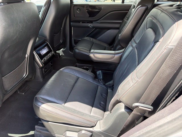 Used 2022 Lincoln Aviator Reserve w/ Equipment Group 201A AWD/4WD image 15