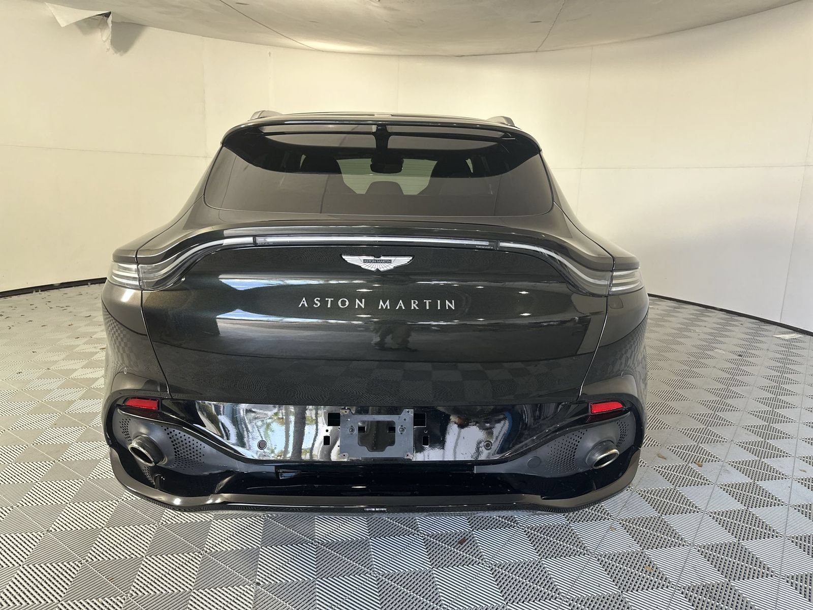 Used 2021 Aston Martin DBX AWD/4WD image 7