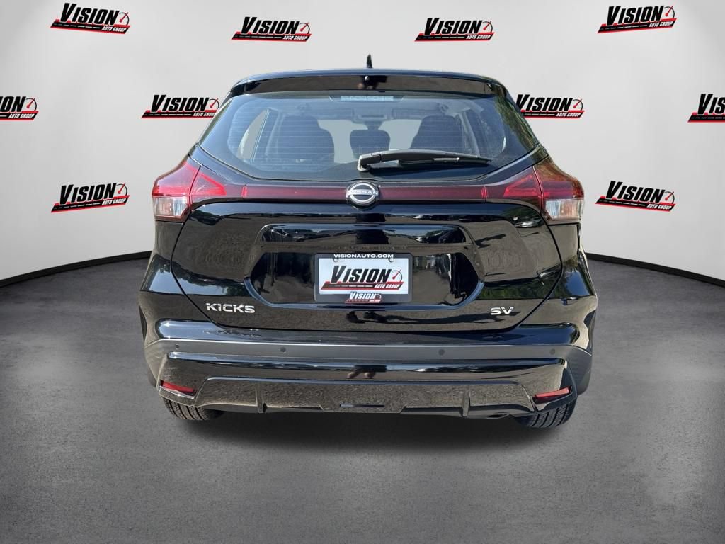 Used 2023 Nissan Kicks SV FWD image 4
