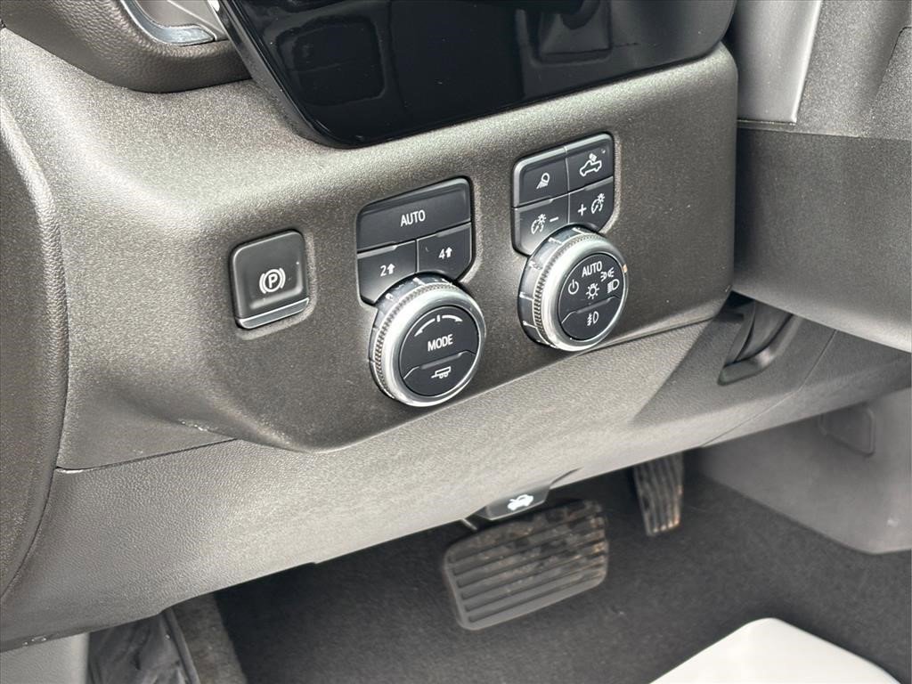 Used 2024 GMC Sierra 1500 SLT AWD/4WD image 9