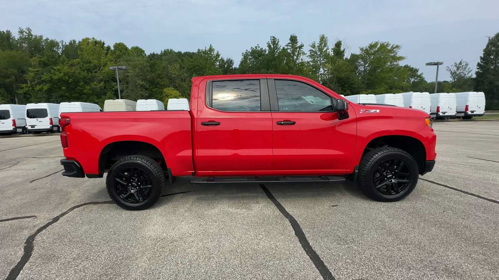 Certified 2022 Chevrolet Silverado 1500 LT Trail Boss w/ LT Trail Boss Premium Package AWD/4WD image 9