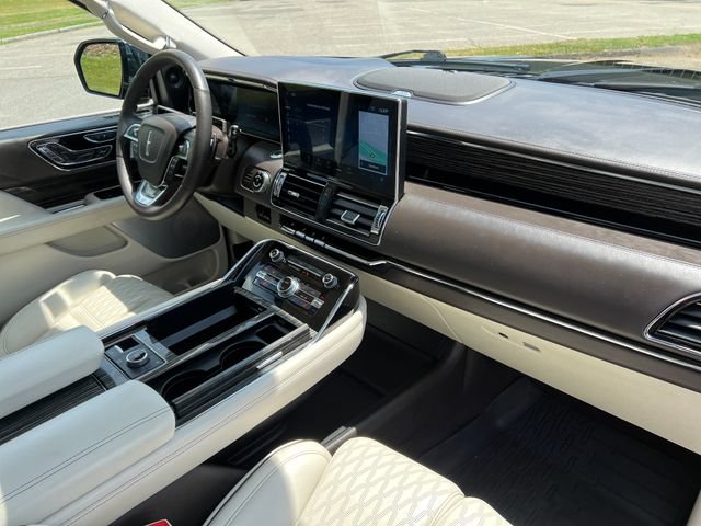 Used 2023 Lincoln Navigator L Black Label AWD/4WD image 39