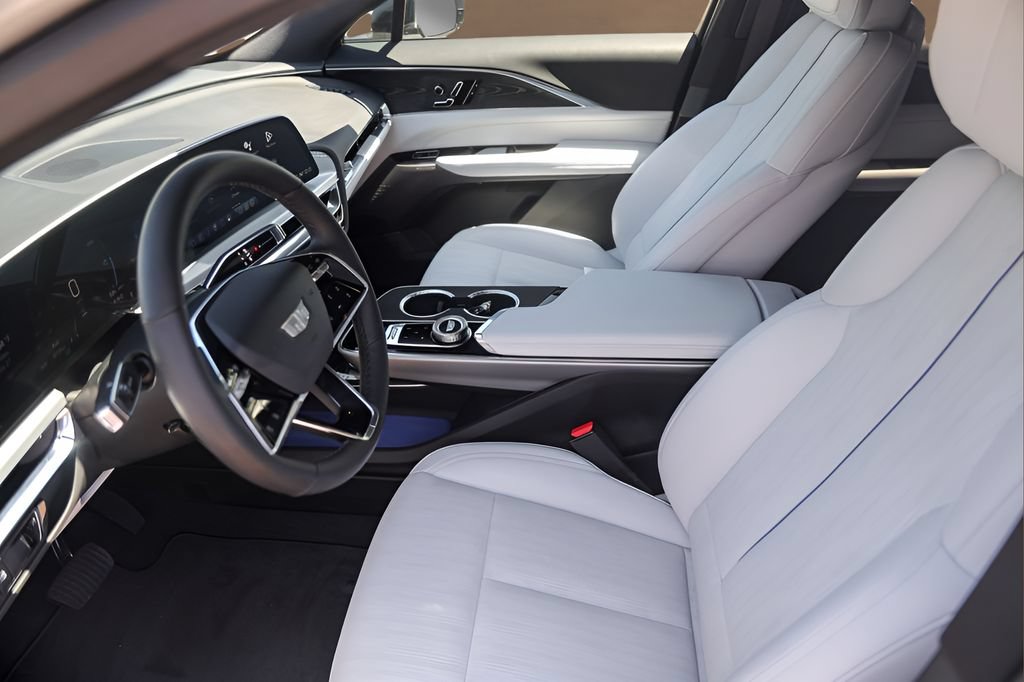 Certified 2024 Cadillac Lyriq Sport RWD image 8