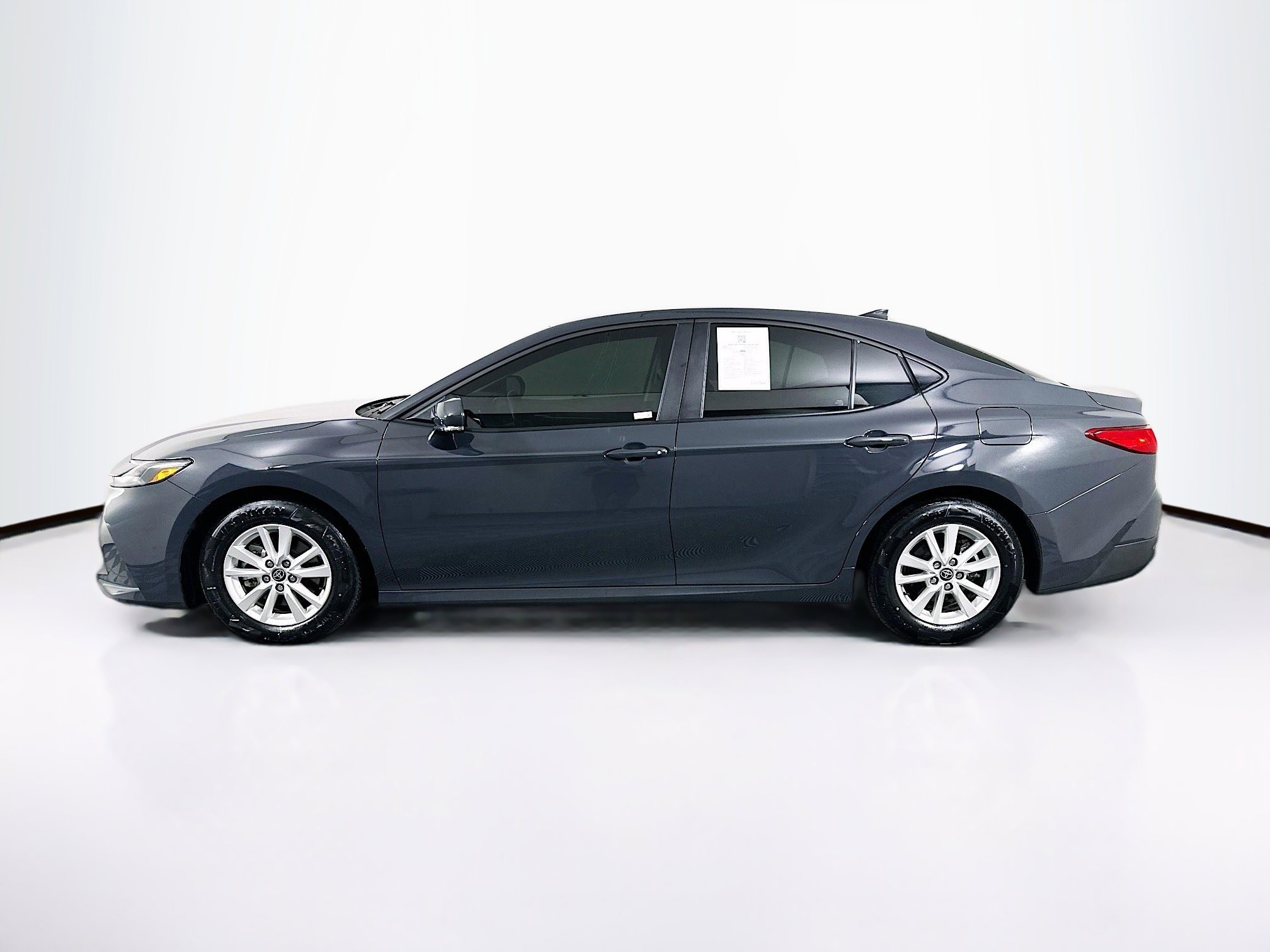 Used 2025 Toyota Camry LE w/ Convenience Package image 4
