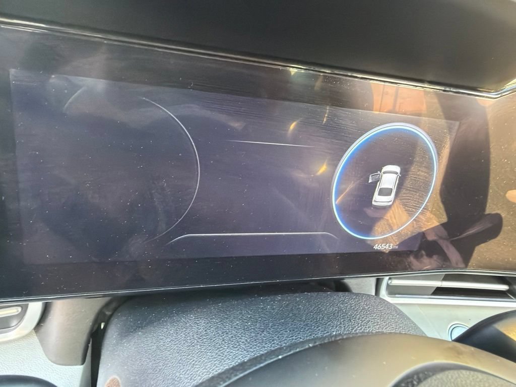 Used 2025 Hyundai Elantra Limited FWD image 11