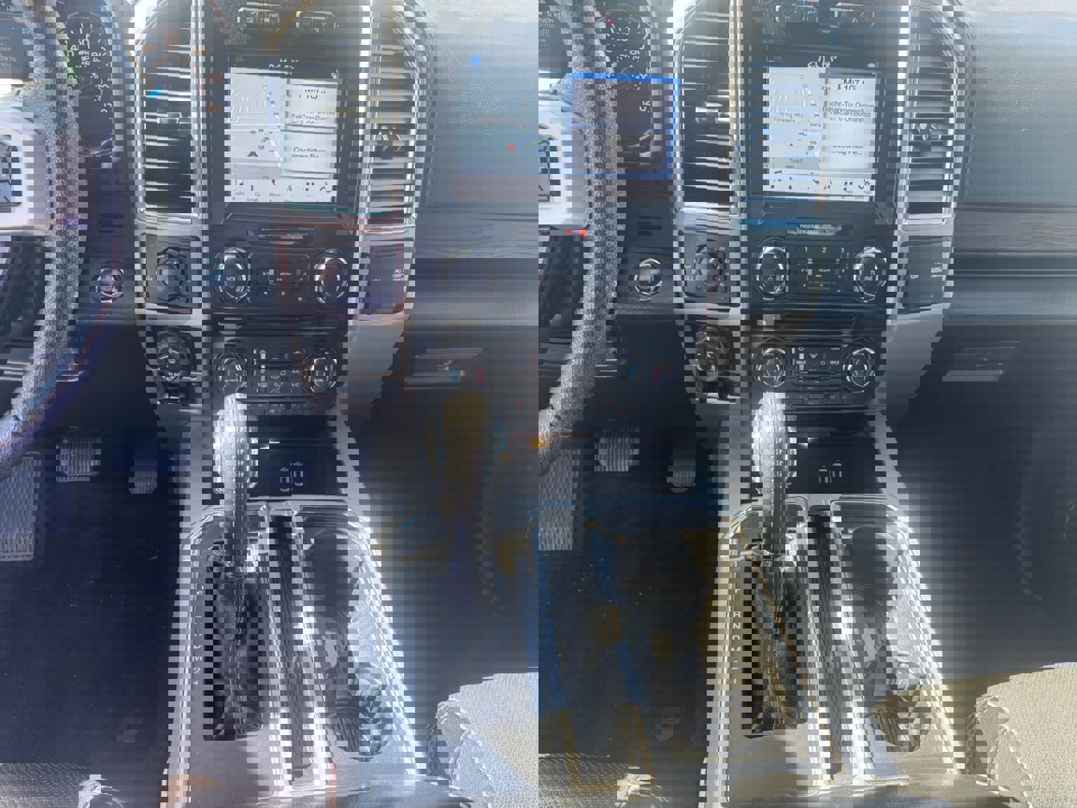 Used 2016 Ford F150 Lariat image 14