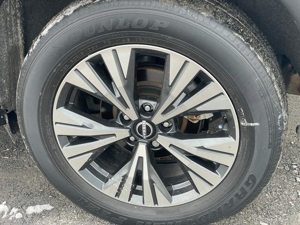 Certified 2022 Nissan Rogue SV FWD image 28