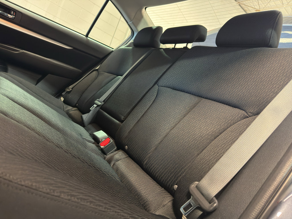 Used 2010 Subaru Legacy 2.5i Premium AWD/4WD image 29