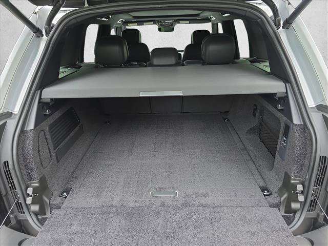 New 2025 Land Rover Range Rover SE image 12