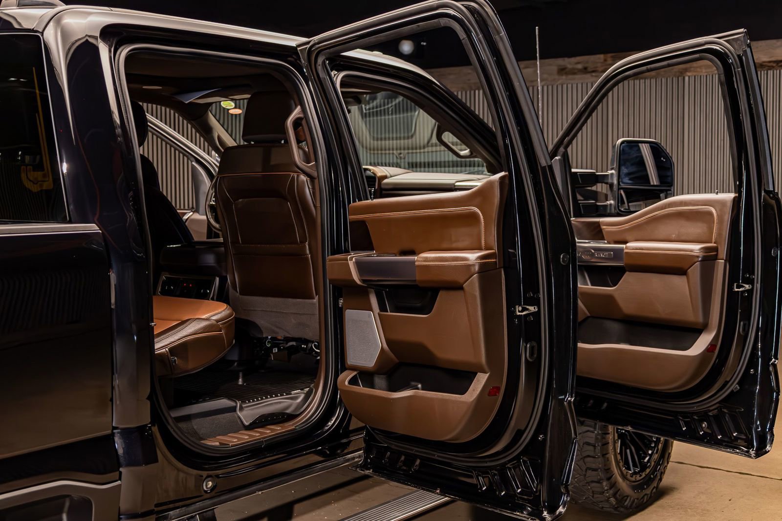 Used 2024 Ford F250 King Ranch w/ Chrome Package image 25