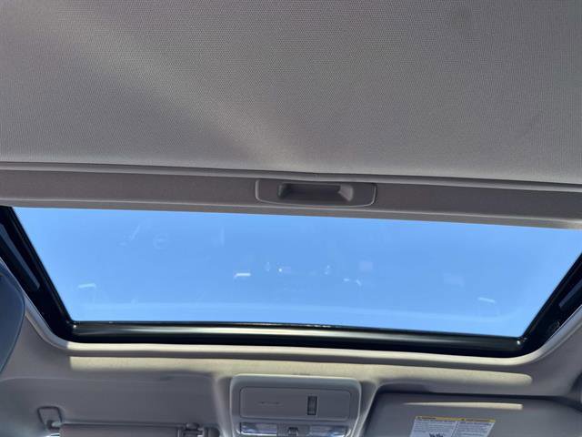 Used 2024 Nissan Frontier SL w/ Technology Package image 13