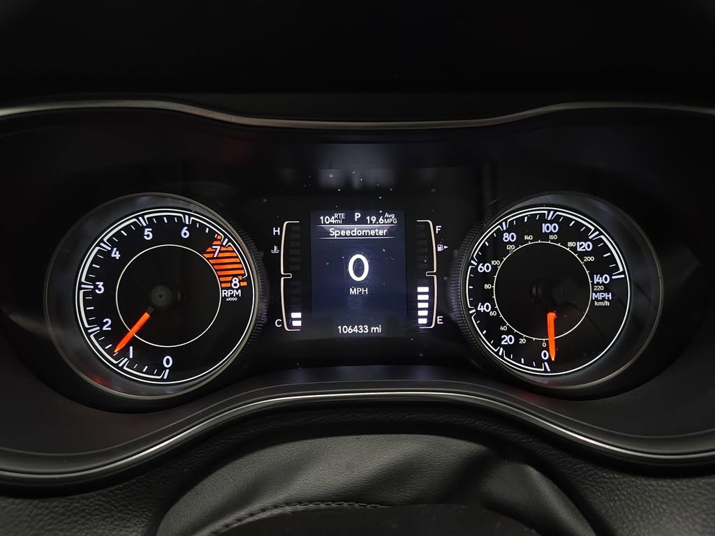 Used 2019 Jeep Cherokee Latitude Plus w/ Comfort/Convenience Group AWD/4WD image 19
