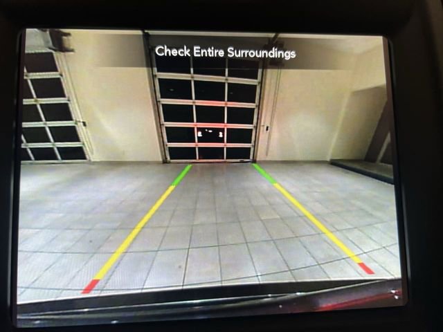 Used 2022 Chrysler 300 Touring L image 13