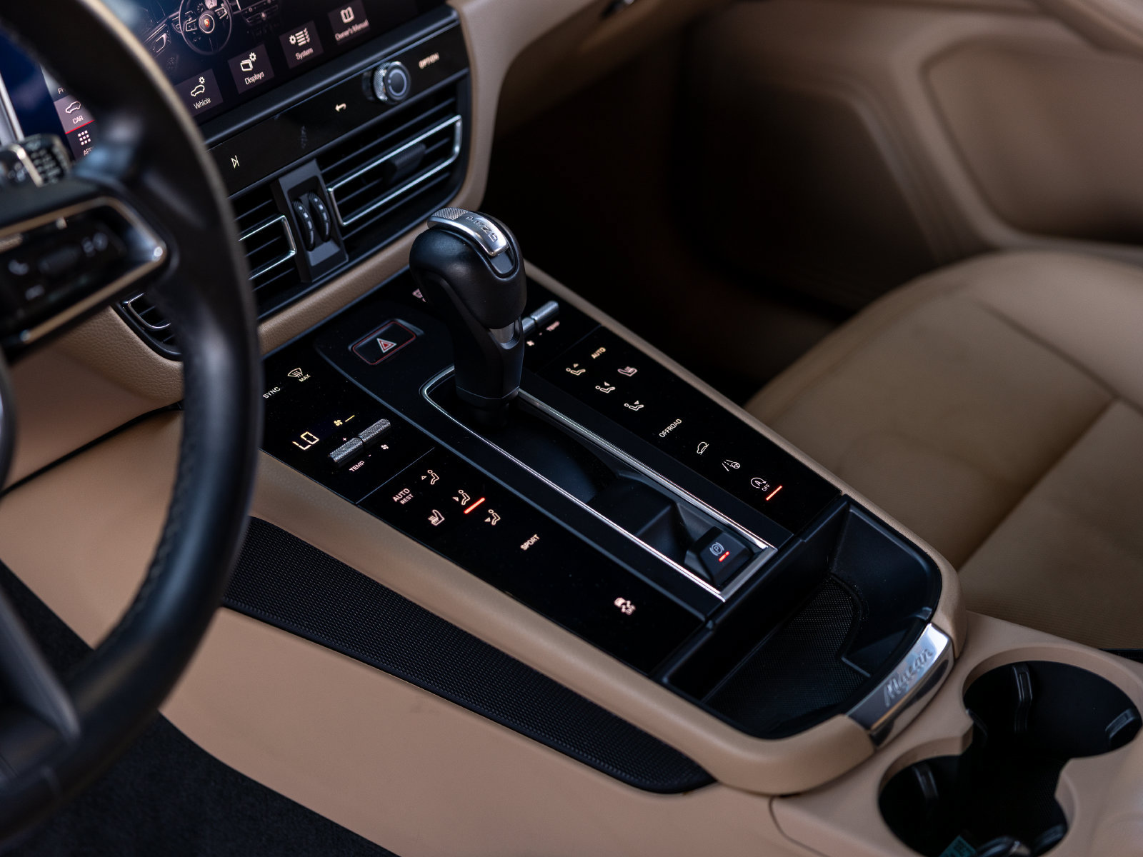 Certified 2023 Porsche Macan AWD/4WD image 56