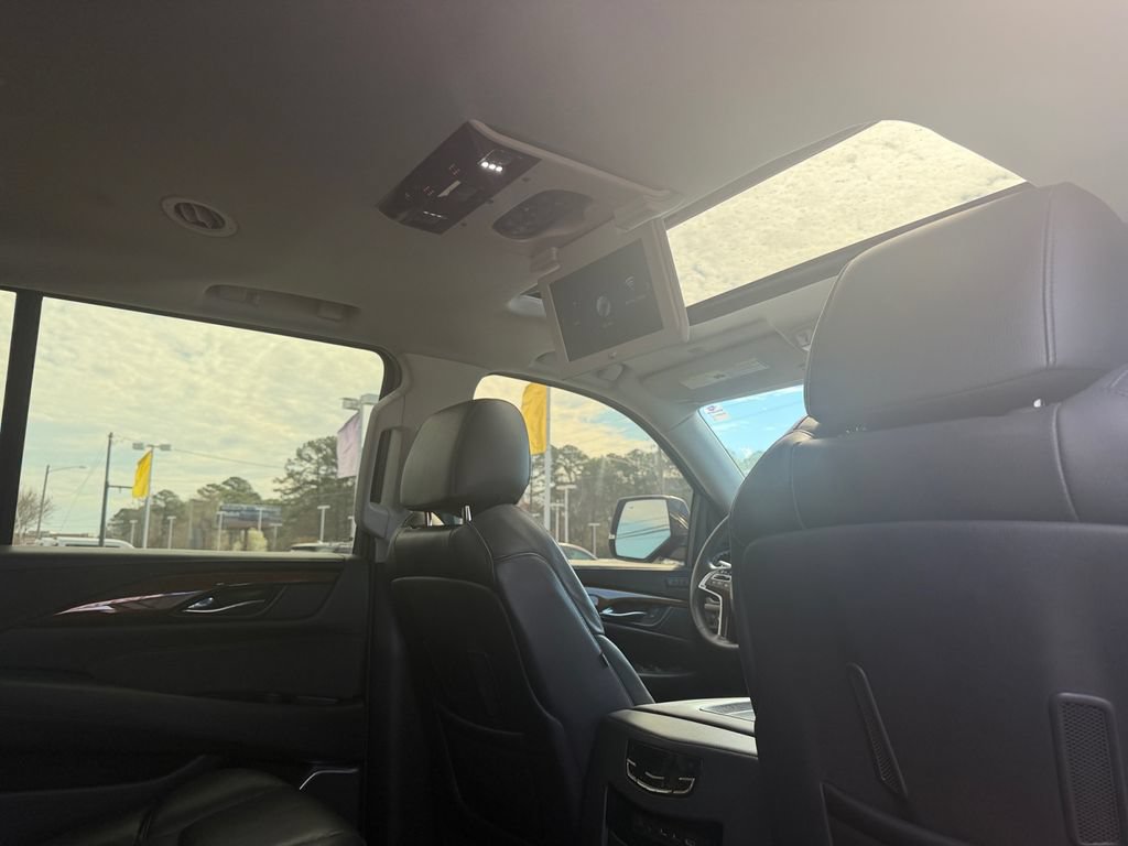 Used 2020 Cadillac Escalade ESV Premium Luxury AWD/4WD image 17