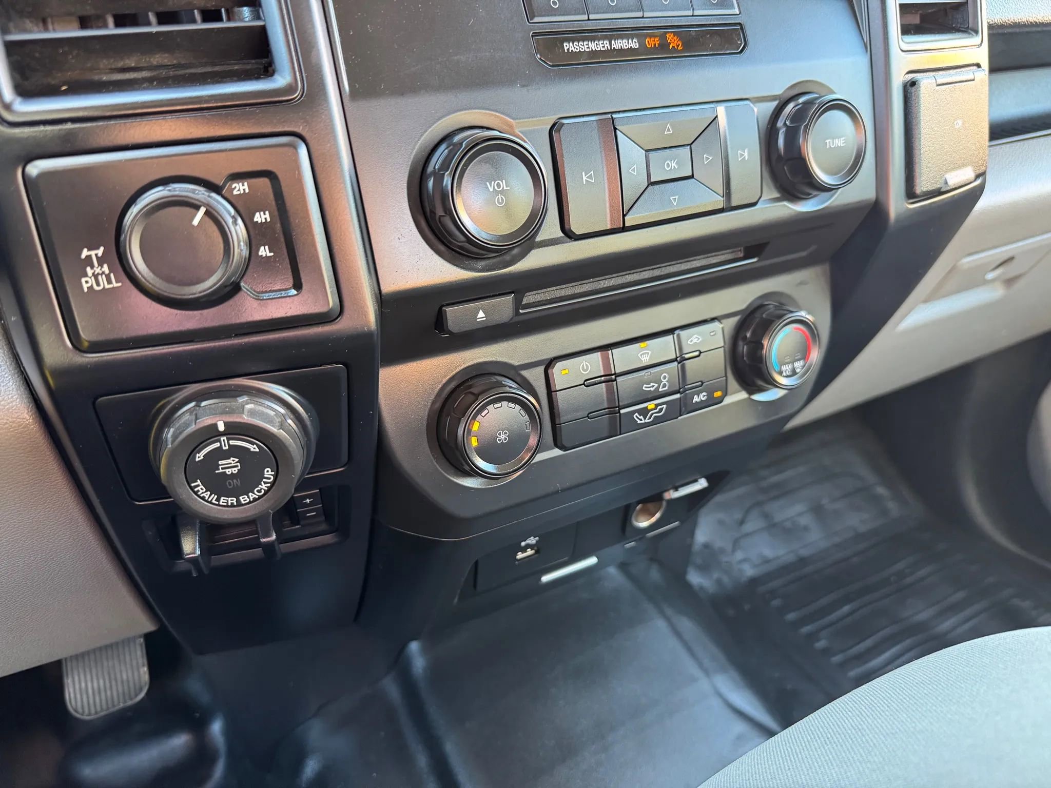 Used 2017 Ford F150 XL w/ Equipment Group 101A Mid image 13