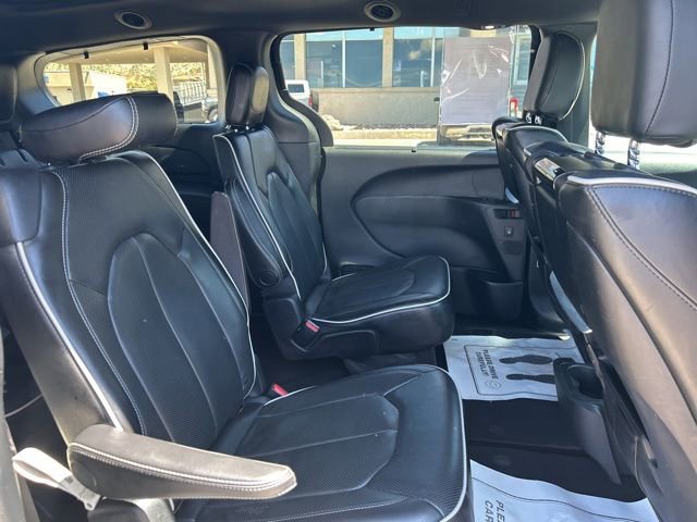 Used 2018 Chrysler Pacifica Limited w/ Advanced Safetytec Group FWD image 20