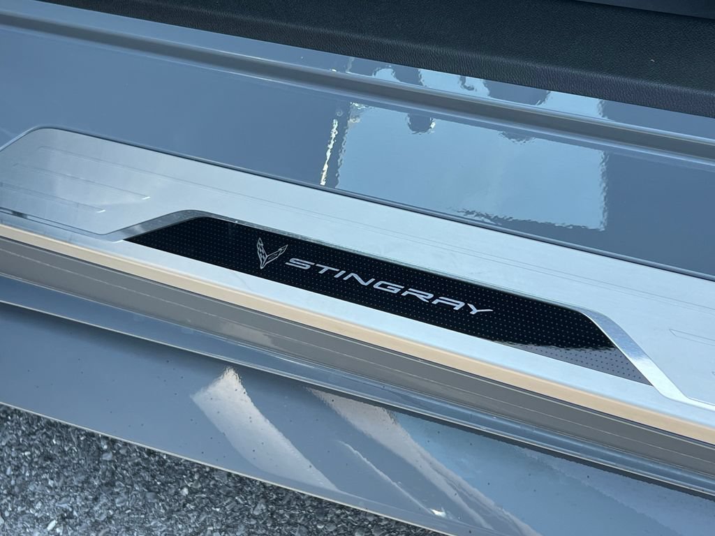 Used 2025 Chevrolet Corvette Stingray Convertible w/ Z51 Performance Package RWD image 21