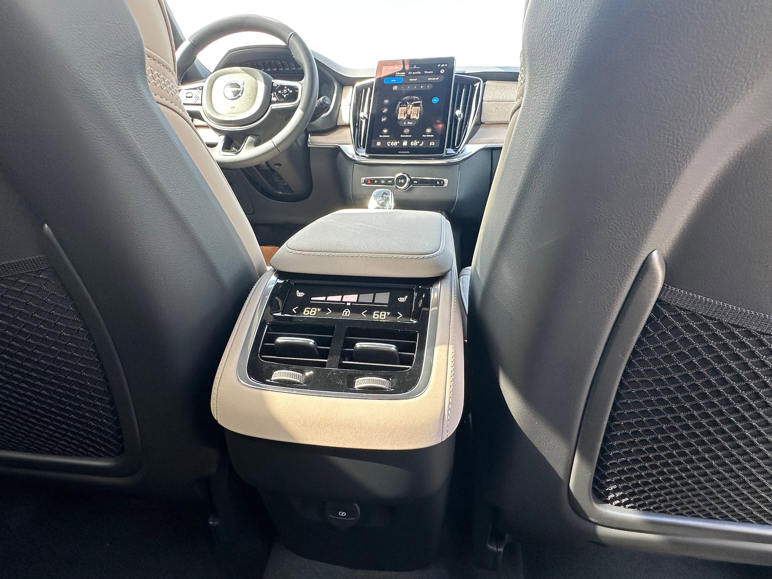 Used 2026 Volvo XC90 B6 Plus w/ Protection Package Premier AWD/4WD image 12