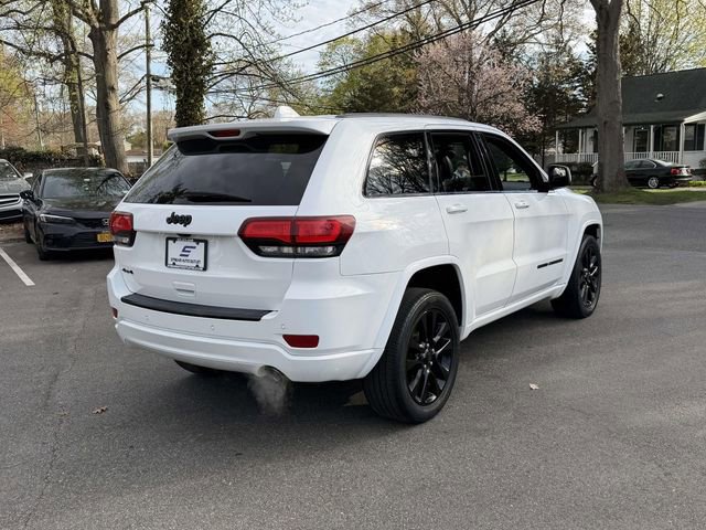 Used 2017 Jeep Grand Cherokee Altitude AWD/4WD image 8
