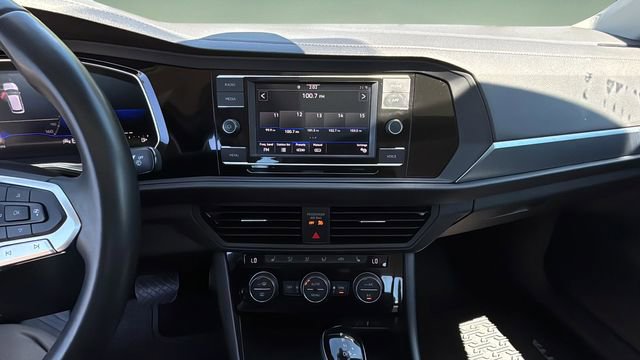 Used 2023 Volkswagen Jetta SE w/ Panoramic Sunroof Package FWD image 26