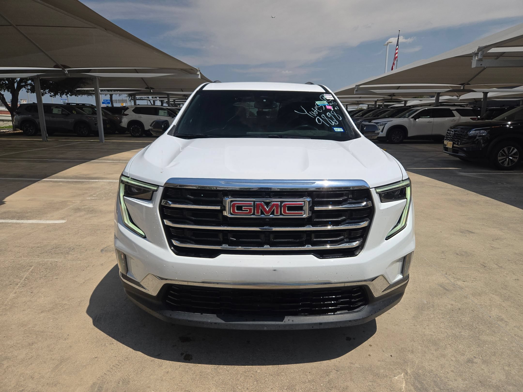 Used 2025 GMC Acadia Elevation w/ Elevation Premium Package FWD image 8