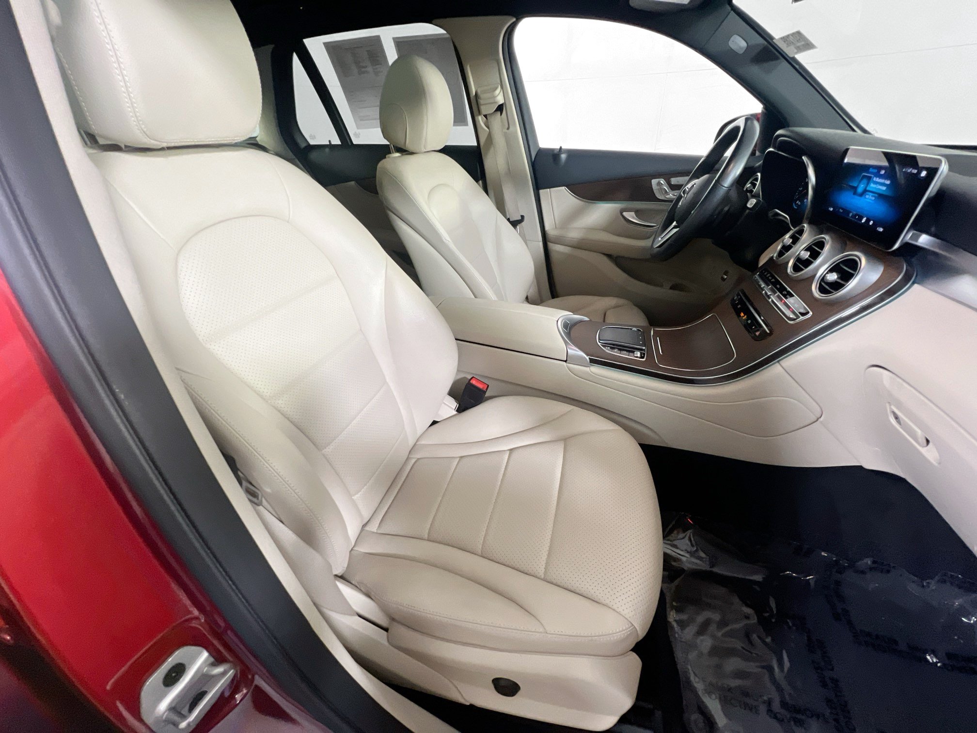 Used 2021 Mercedes-Benz GLC 300 4MATIC w/ Premium Package image 27