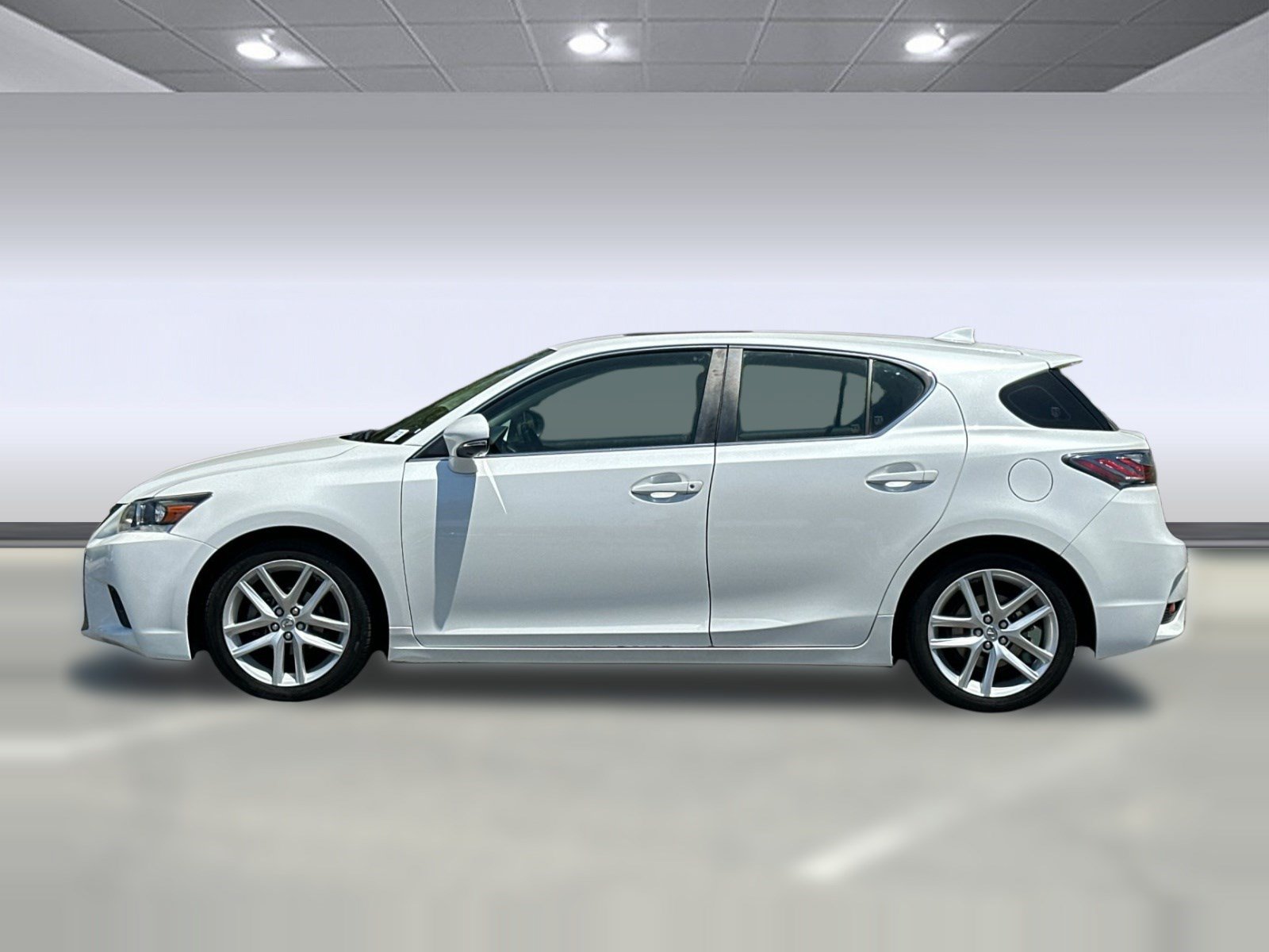 Used 2014 Lexus CT 200h FWD image 2