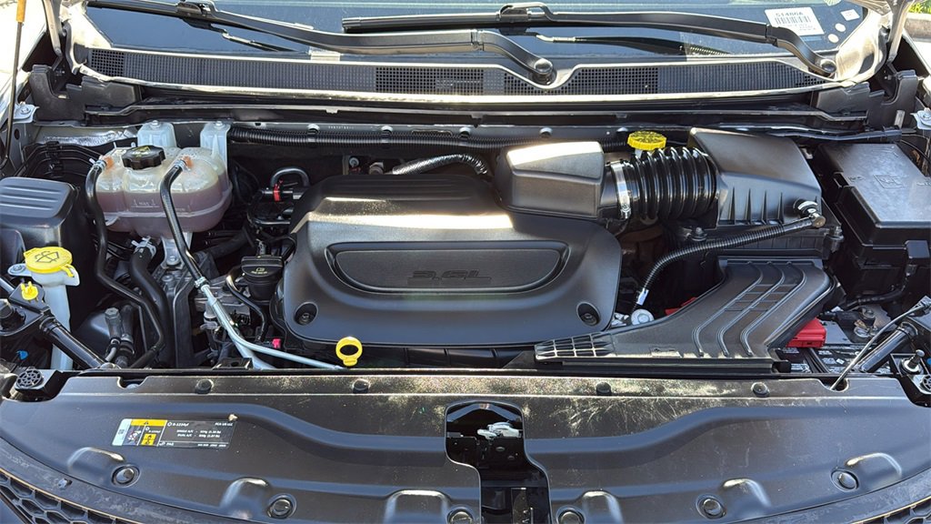 Used 2020 Chrysler Pacifica Touring-L Plus image 36