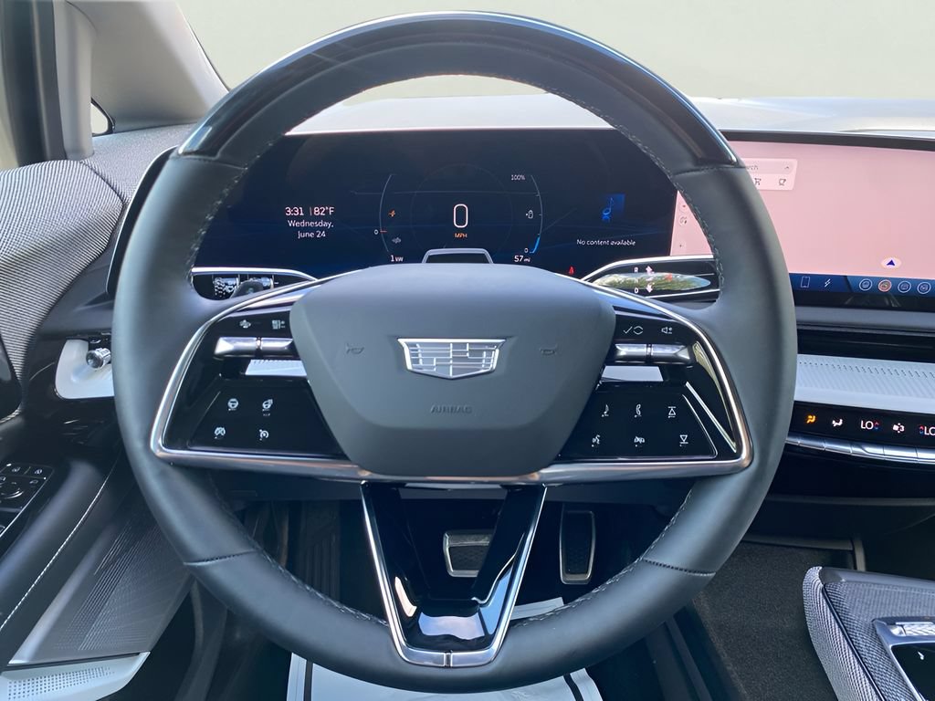 Used 2025 Cadillac Optiq Luxury 2 w/ LPO, Floor Liner Package AWD/4WD image 20