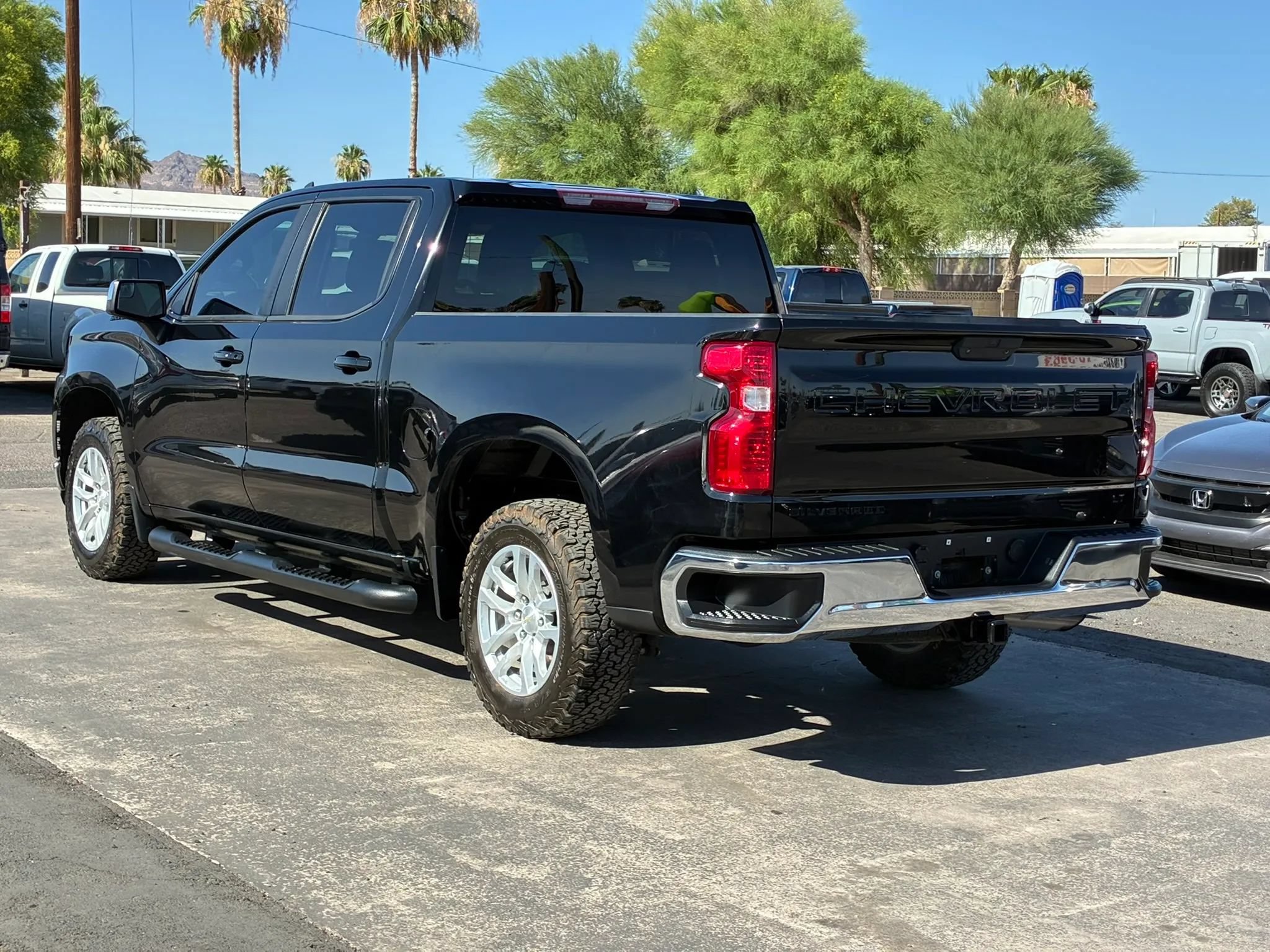 Used 2021 Chevrolet Silverado 1500 LT w/ LPO, Dark Essentials Package RWD image 5