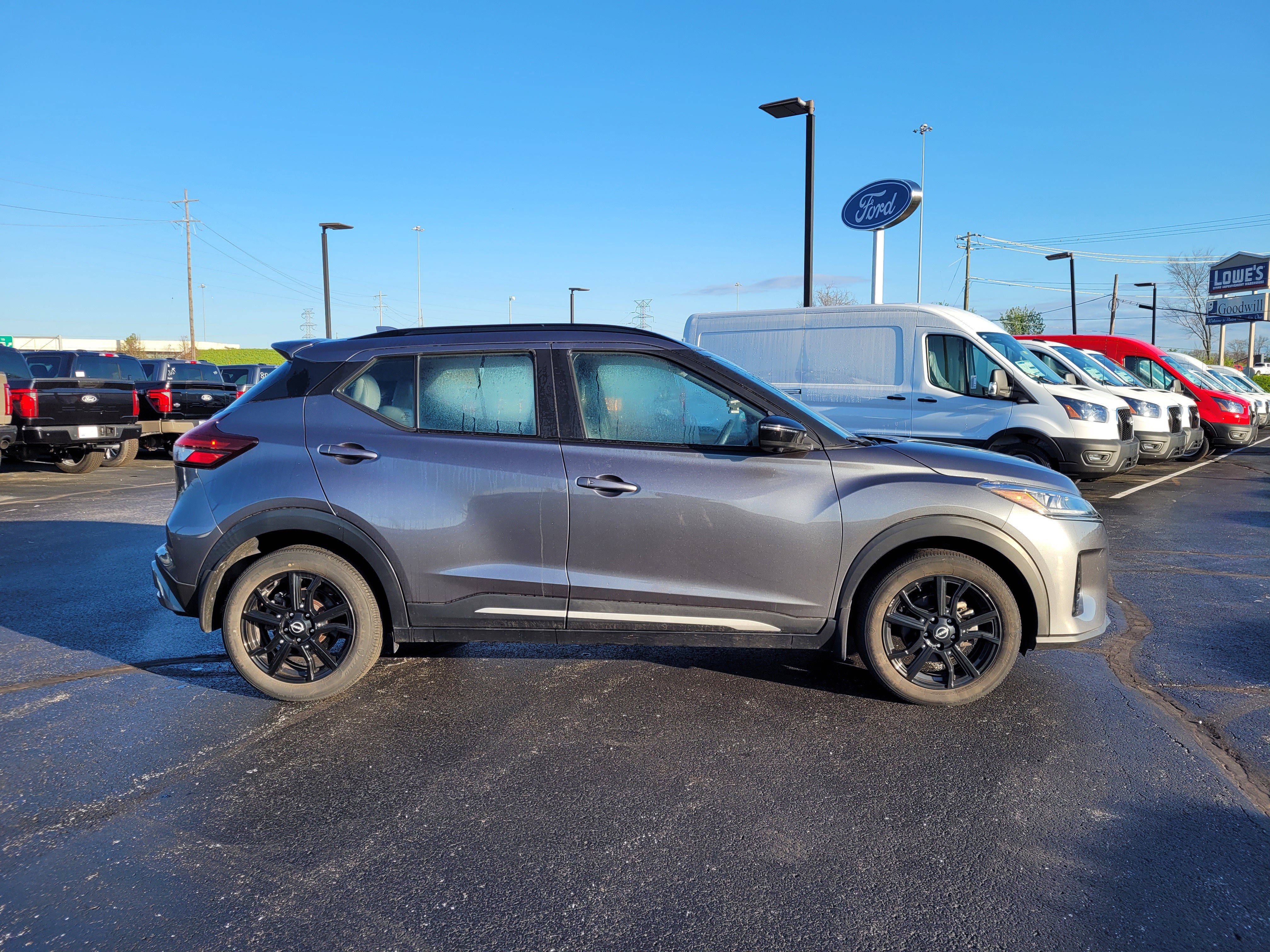 Used 2022 Nissan Kicks SR w/ Premium Package image 2