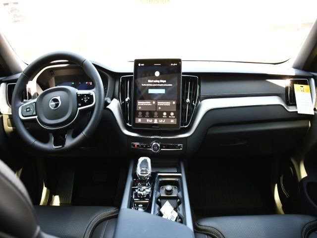 New 2026 Volvo XC60 B5 Ultra w/ Protection Package Premier AWD/4WD image 17