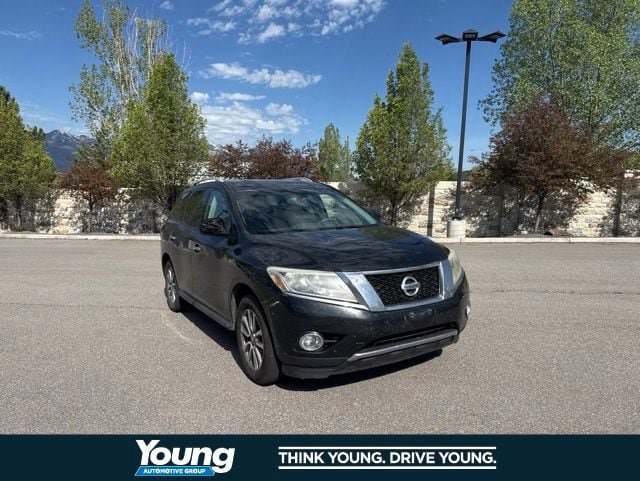 Used 2016 Nissan Pathfinder SV w/ Trailer Tow Package AWD/4WD image 10