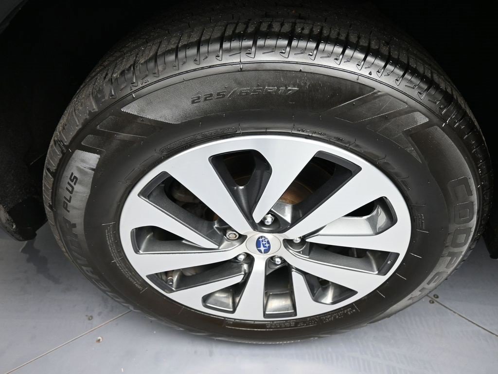Used 2022 Subaru Outback Premium image 12