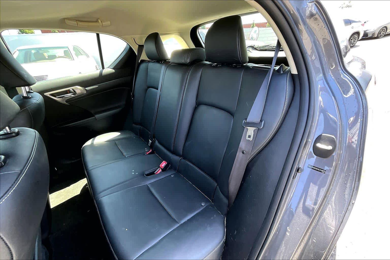 Used 2014 Lexus CT 200h FWD image 19