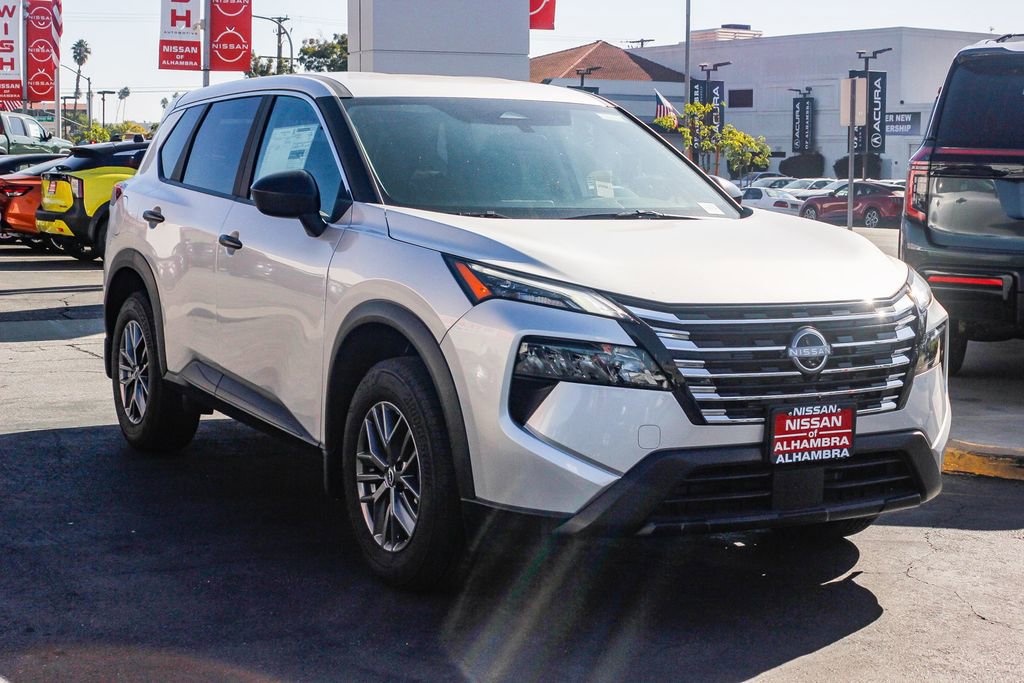 New 2025 Nissan Rogue S image 4