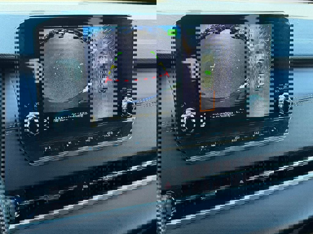 Used 2024 Mitsubishi Outlander SE image 16