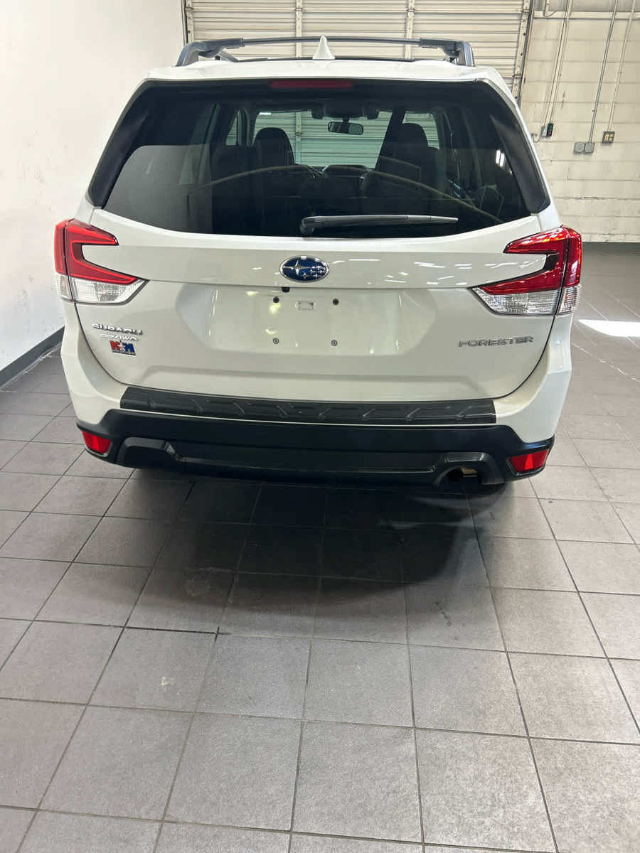 Used 2021 Subaru Forester Premium AWD/4WD image 7