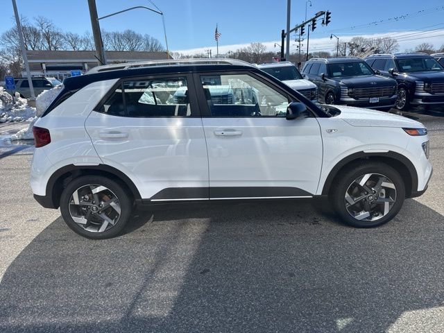 Certified 2026 Hyundai Venue SEL image 5