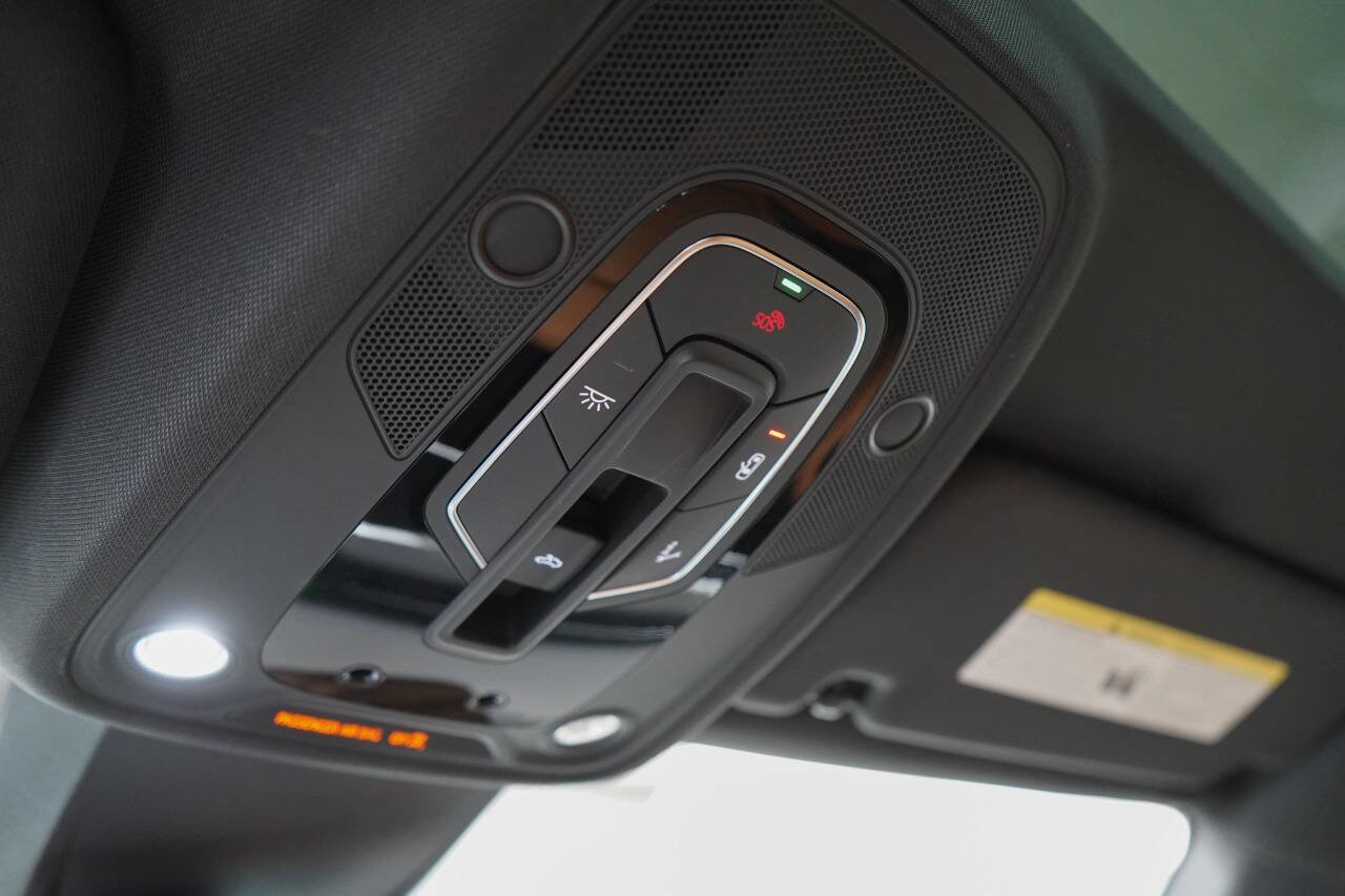 Used 2025 Audi RS 7 Performance AWD/4WD image 59